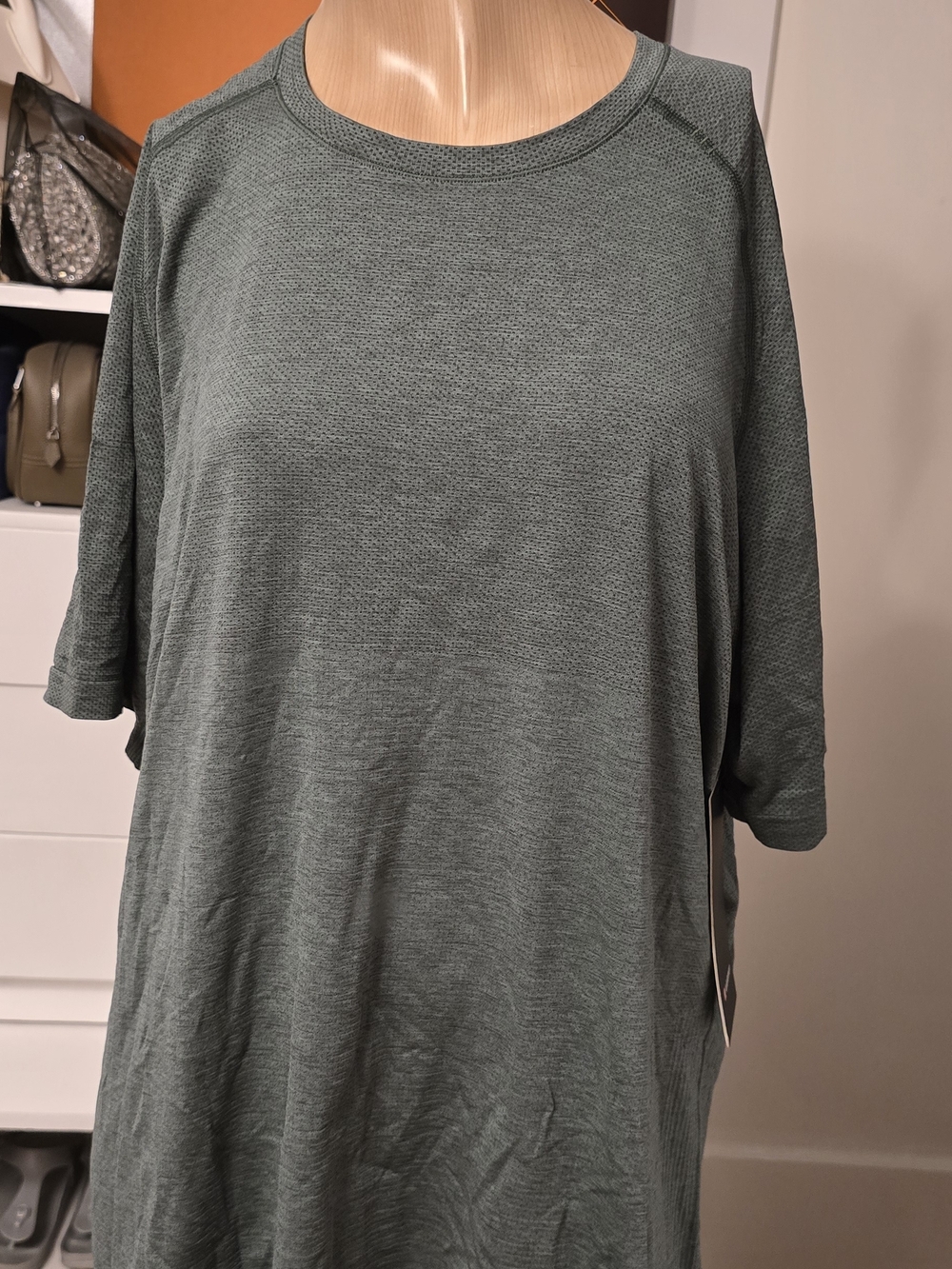 Lululemon Athletica Relaxed Crew Neck Tee in Gray Size XXL